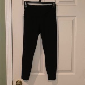Lululemon black cropped leggings